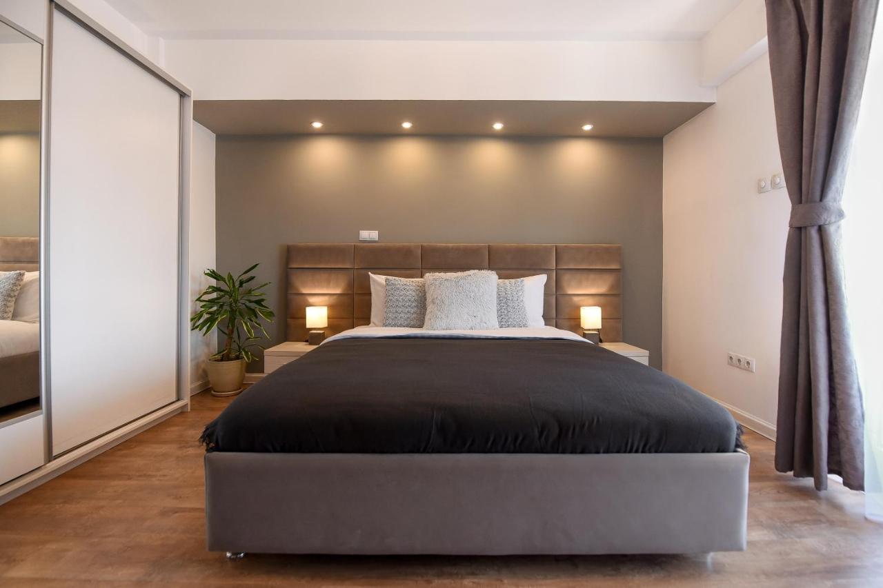 Chic Accommodation With Breathtaking Views Over Calea Victoriei - Your Central Heaven Bucureşti Ngoại thất bức ảnh